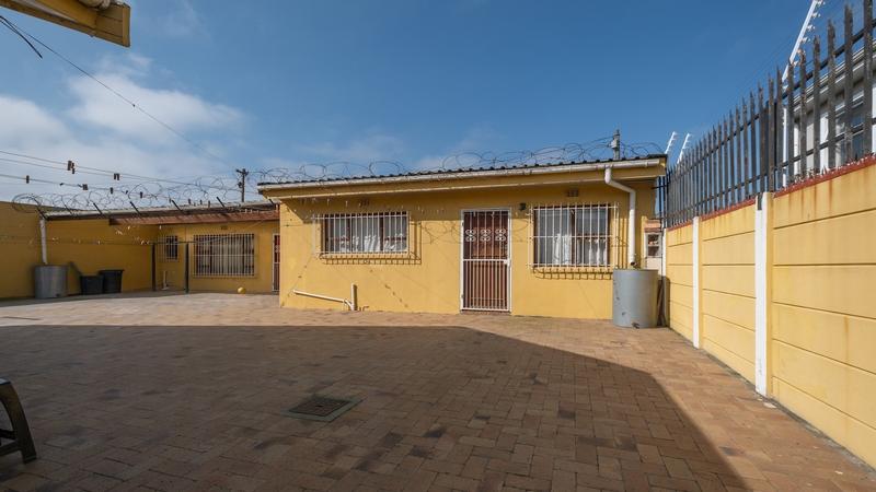 4 Bedroom Property for Sale in Cravenby Western Cape